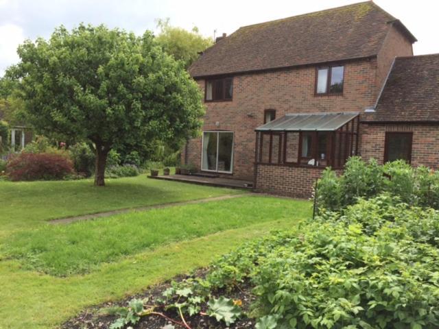 Bramley Cottage Holidays Chichester Exteriör bild